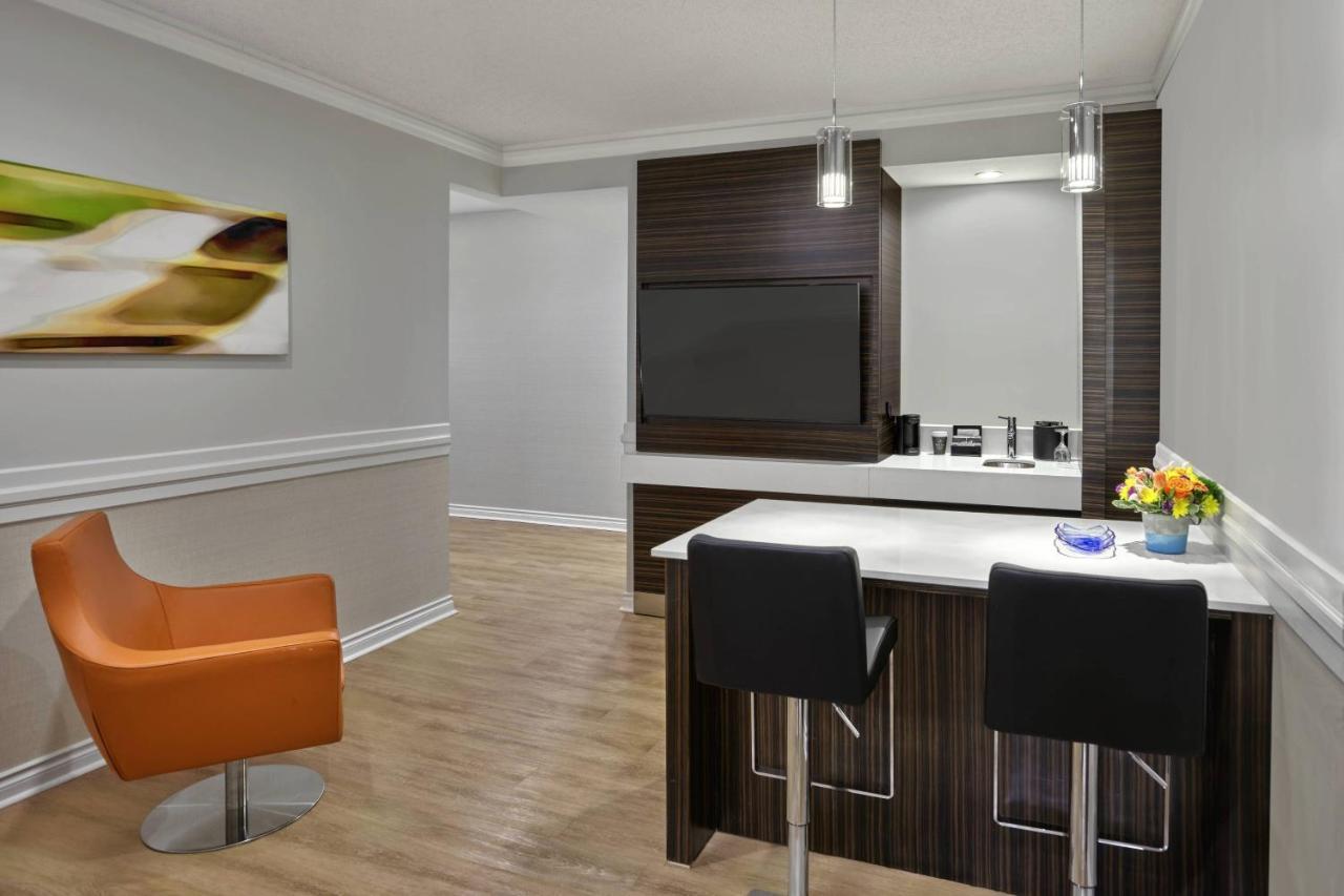 Delta Hotels By Marriott Edmonton Centre Suites Exteriér fotografie
