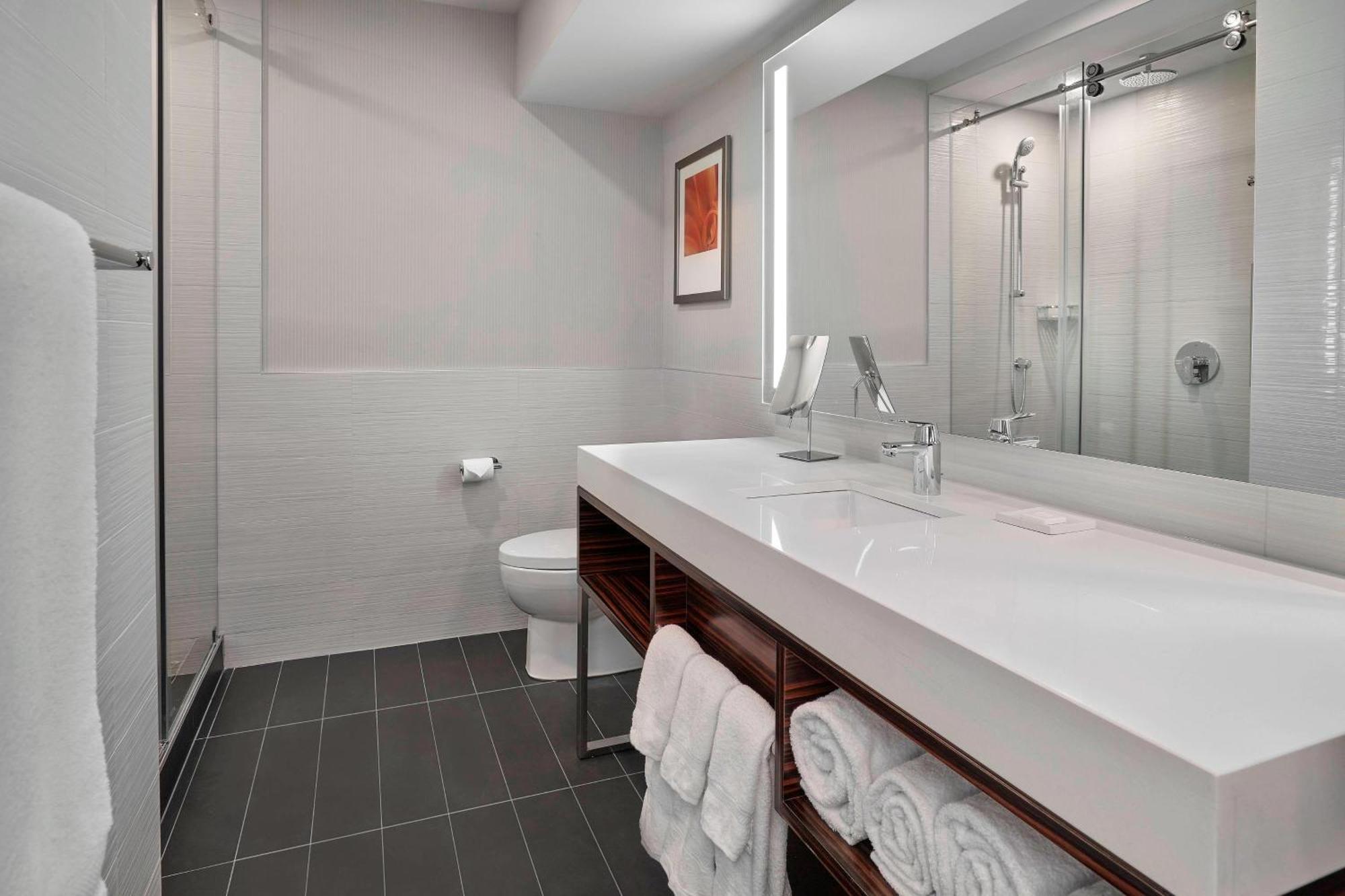 Delta Hotels By Marriott Edmonton Centre Suites Exteriér fotografie