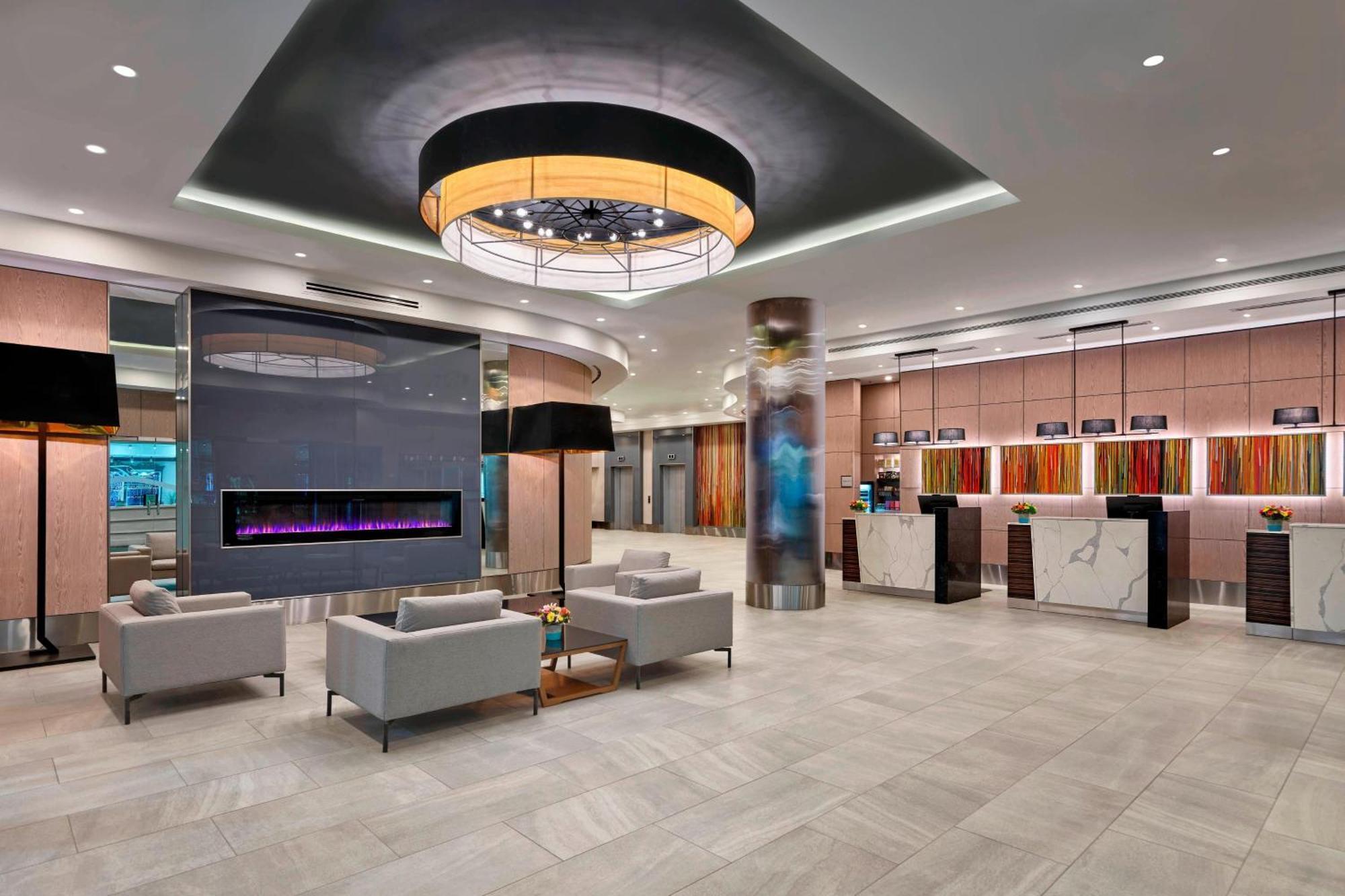 Delta Hotels By Marriott Edmonton Centre Suites Exteriér fotografie